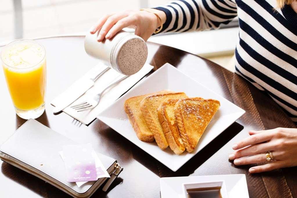 Hyatt Place Lansing-East Restaurant bilde